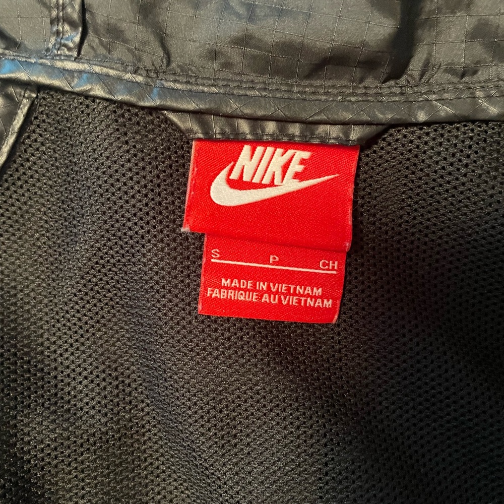 Nike Windrunner Jacket - image 6